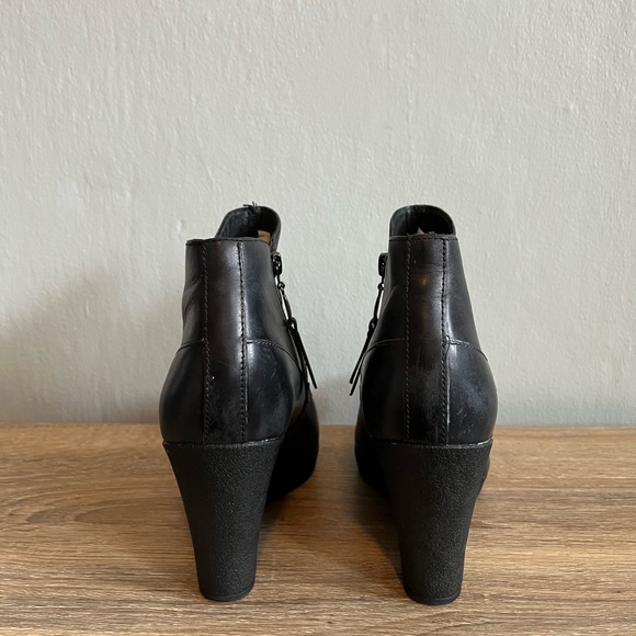 Ugg Meredith Wedge Booties - 8.5 - Picture 9 of 11